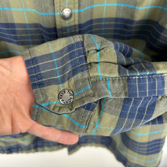 The North Face Men's Plaid Jacket Size Medium Quilt Lined Insulated Shacket Snap - Picture 7 of 8